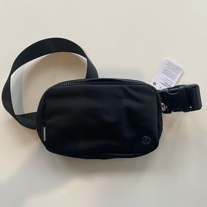 Lululemon Everywhere Beltbag NWT - long strap